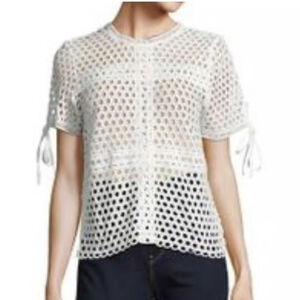 ZERO Degrees Celsius White Crewneck Cap
Sleeve Top White Lace blouse crochet